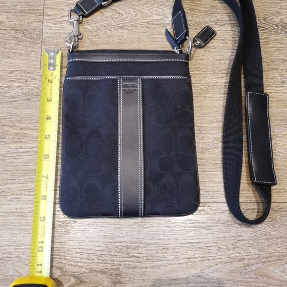 Coach cross bag, excellent condition - Picture 6 of 11